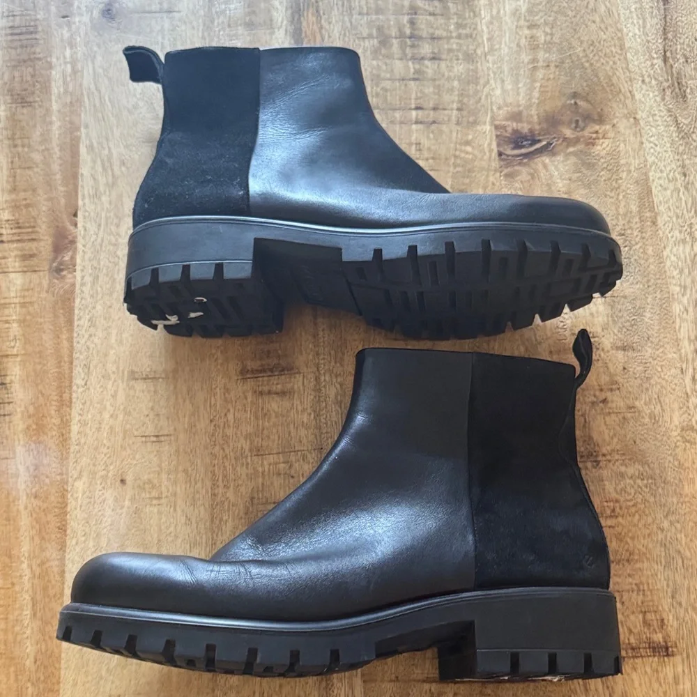 Ecco women’s Modtray Traytech Black Leather suede ankle Chelsea Boot zipper
